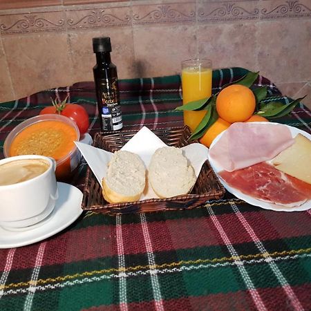 Hostal Meson La Era Риогордо Экстерьер фото