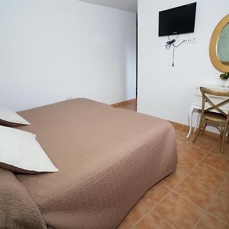 Hostal Meson La Era Риогордо Экстерьер фото