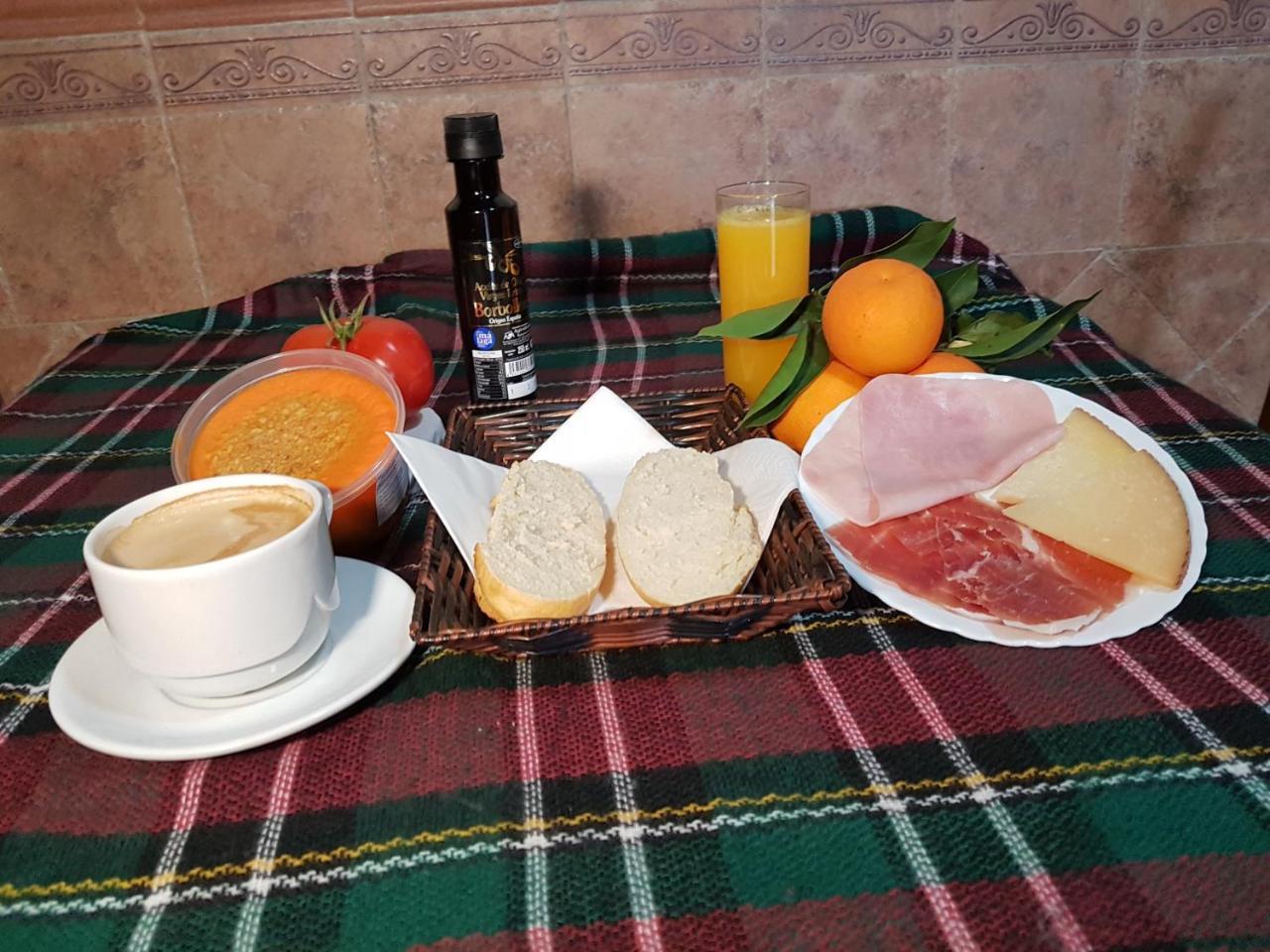 Hostal Meson La Era Риогордо Экстерьер фото