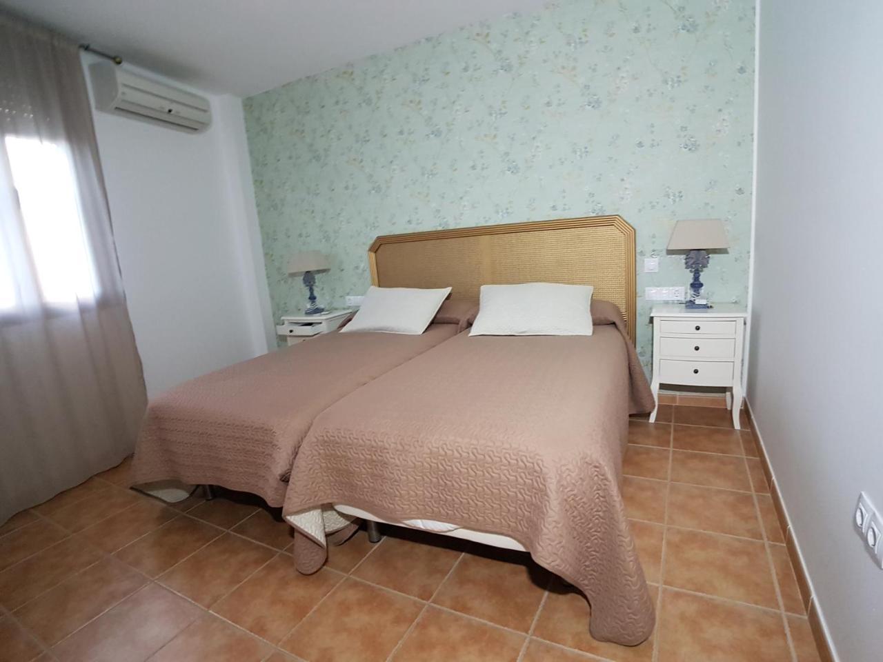 Hostal Meson La Era Риогордо Экстерьер фото