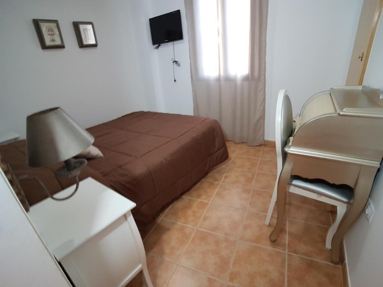 Hostal Meson La Era Риогордо Экстерьер фото