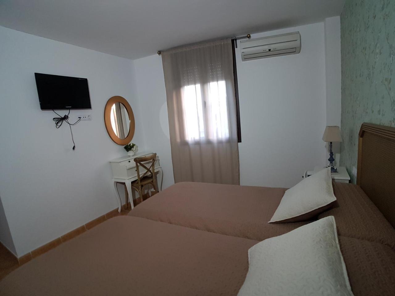 Hostal Meson La Era Риогордо Экстерьер фото