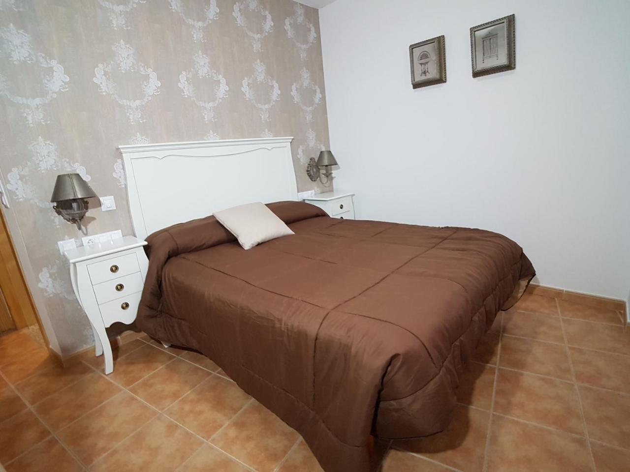 Hostal Meson La Era Риогордо Экстерьер фото